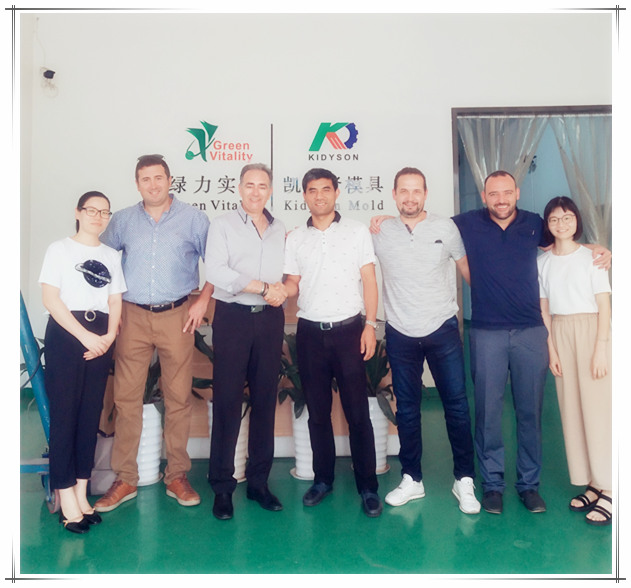 L'azienda Hidruden S. L dalla Spagna ha visitato la nostra fabbrica
